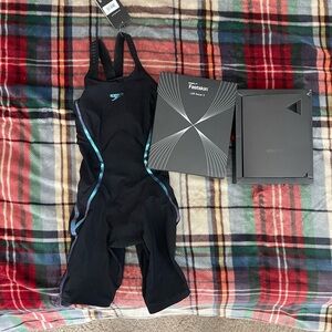 Women’s Fastskin Speedo LZR racer X Closed back size 22